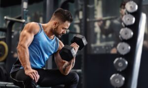 Bodybuilder lifting weights