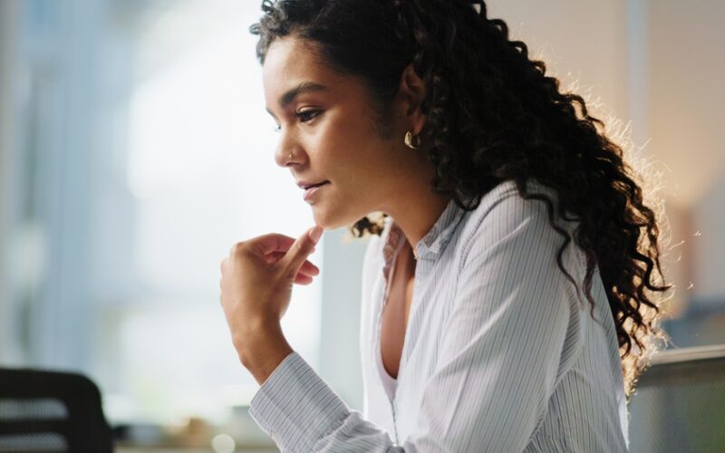 Woman On Computer Looking At Rybelsus Alternatives With Different Availability, Insurance Options, Effectiveness, Price, And Side Effects
